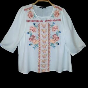 Andrée, white embroidery top, small